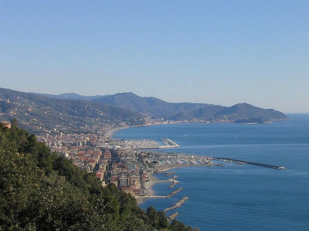 Chiavari, revocato il divieto temporaneo di balneazione  tra Villa Piaggio e Punta Chiappe 