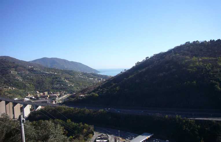 Incendio sulle alture di Recco, denunciato il responsabile 