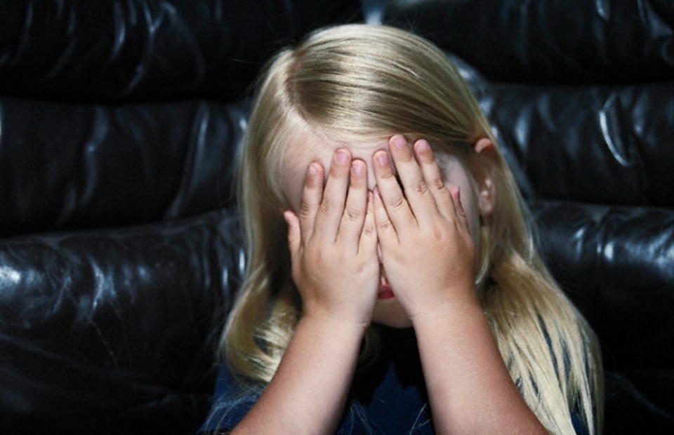 Abusi su bimba di 9 anni, arrestato 50enne suo vicino di casa