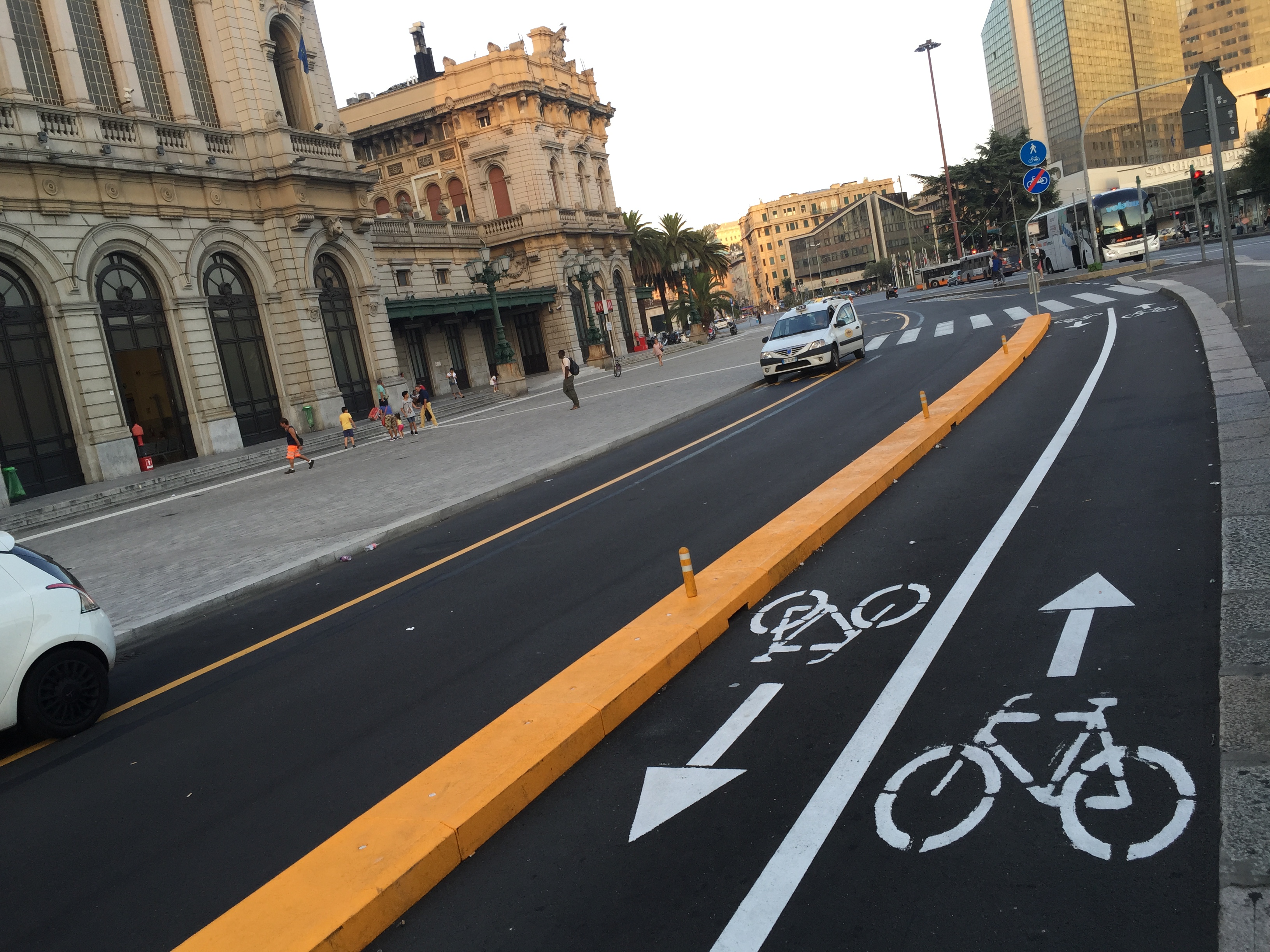 Brignole, ecco la nuova pista ciclabile: un tracciato orfano sognando il mare