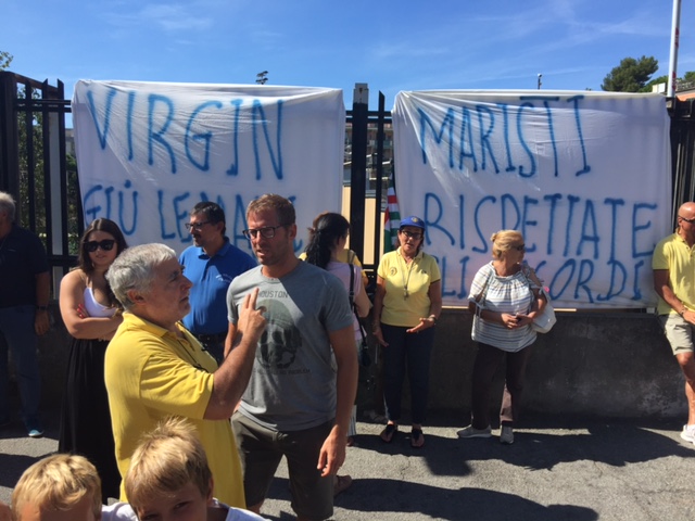 Protesta degli ex lavoratori dello Champagnat: 