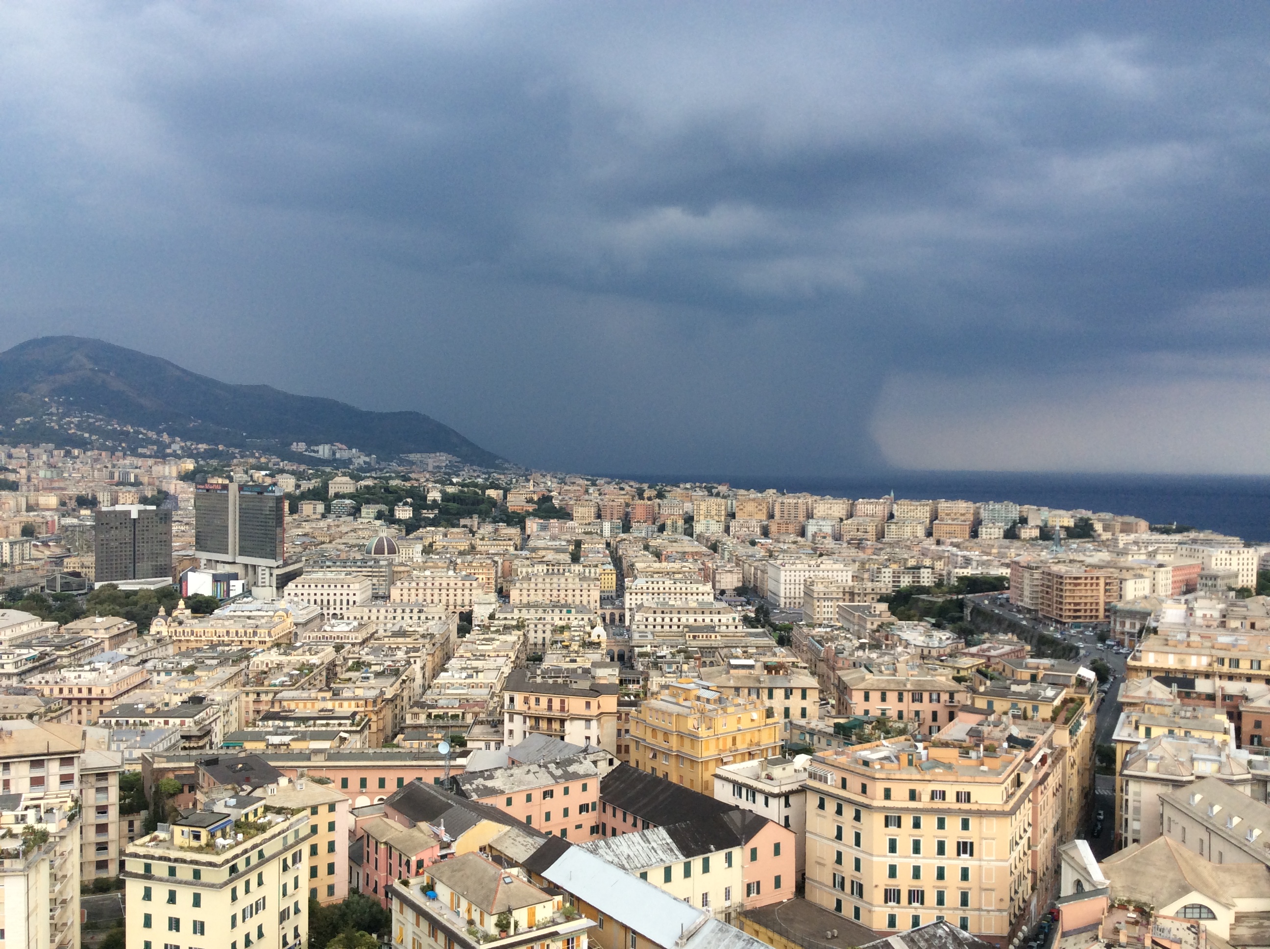 Cessata allerta meteo in Liguria, tromba d'aria e temporale sul Golfo Paradiso 