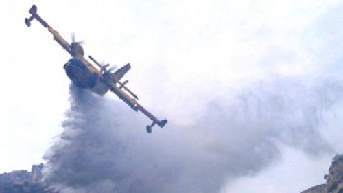 Vasto incendio nel comune di Vezzano: in azione canadair