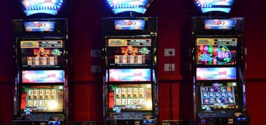 Sala slot di Via Roma, i commercianti: 