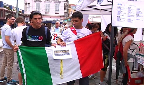 Referendum, marcia dei 5 Stelle: tappa a Varazze, poi l'arrivo a Genova