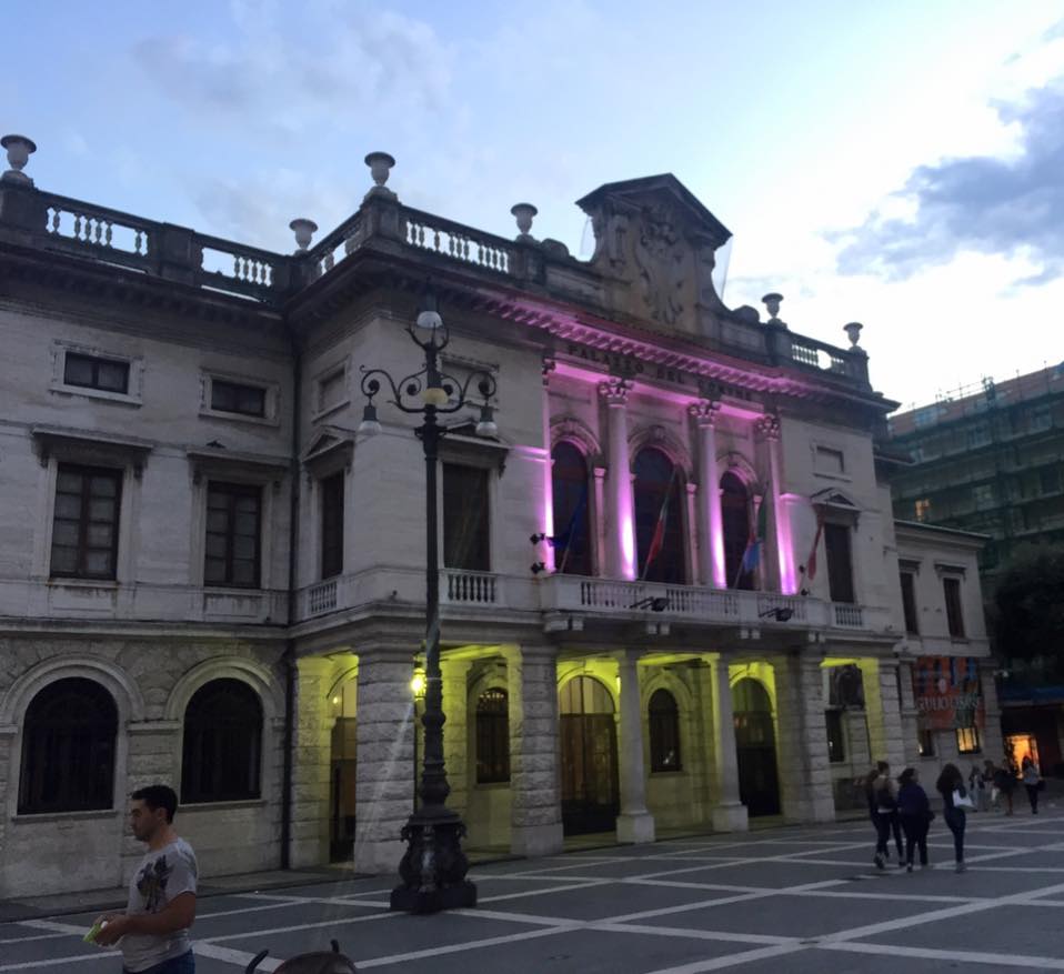 Tumore al seno, Savona aderisce alla campagna Lilt e si tinge di rosa