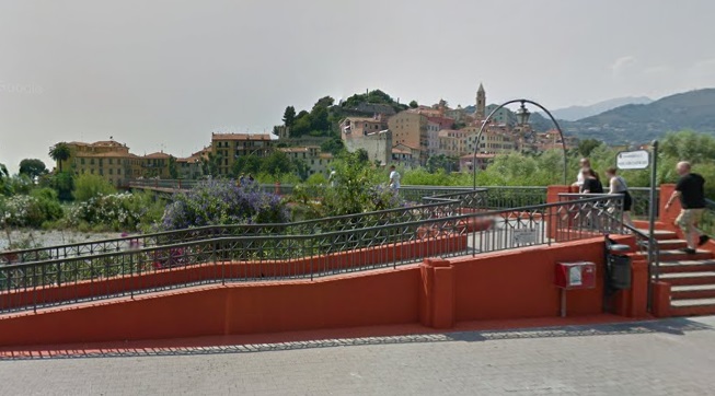 Ventimiglia, donna denuncia:  