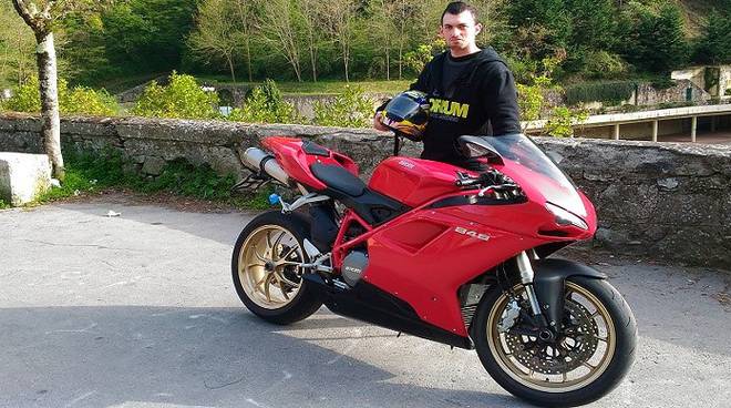 Grave incidente stradale a Ventimiglia, morto un motociclista 26enne