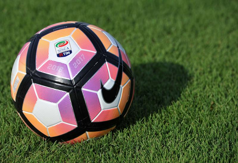 Serie A, il Napoli batte il Crotone e vola al terzo posto. Colpo Atalanta 