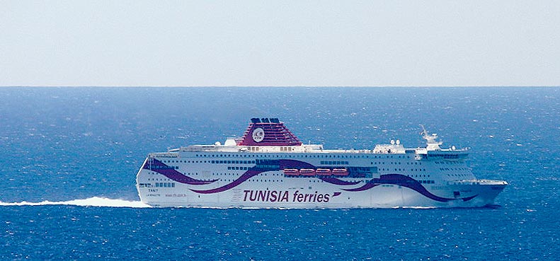 Tragedia sul traghetto per Genova, bimba francese muore a bordo