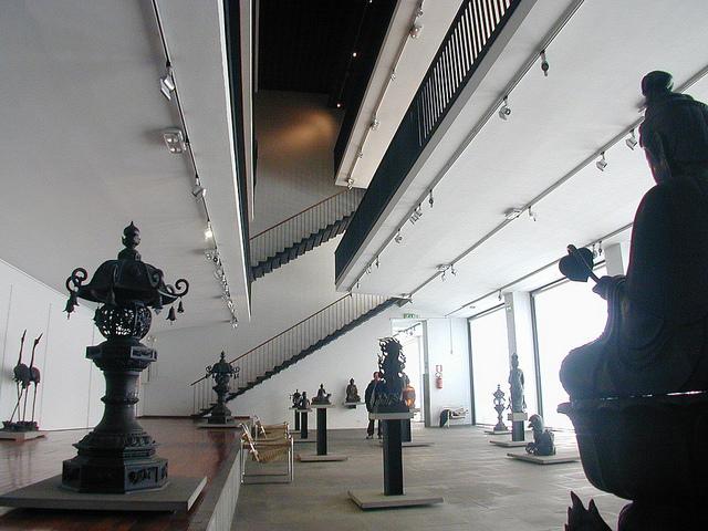 A direttrice del museo Chiossone l' Ordine Imperiale Giappone 
