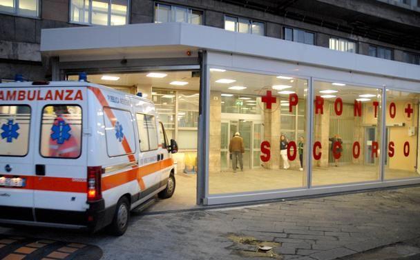 Genova: 23enne ricoverato per meningite. 