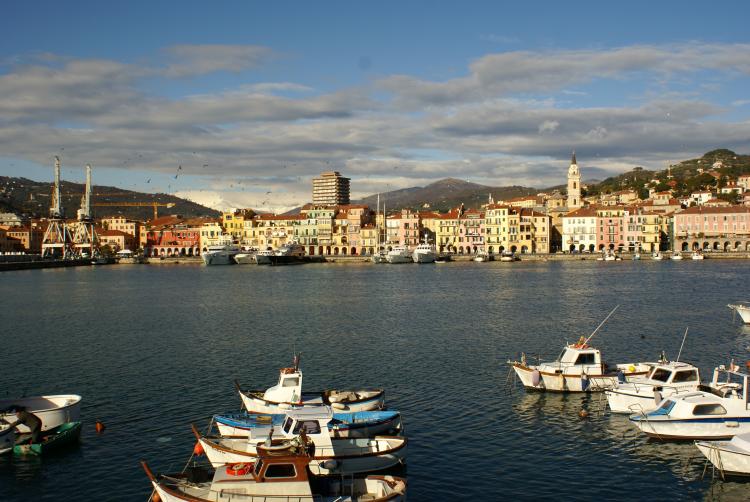 Pensionato 80enne trovato morto in mare a Imperia