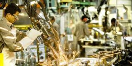 Produzione industriale in Italia, a ottobre crescita ferma