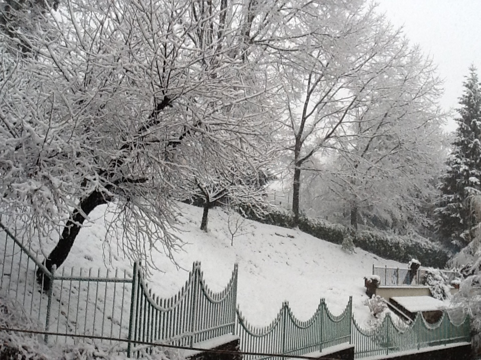 Neve in Liguria: allerta meteo prolungata, anche su Genova e Ponente