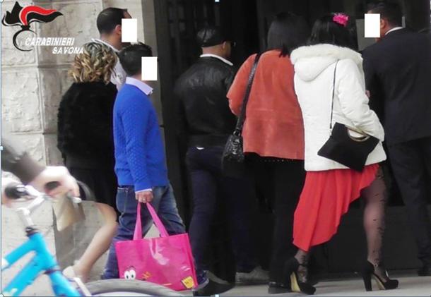Organizzavano finti matrimoni per ottenere permessi di soggiorno: sgominata banda