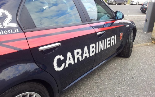 Spari a Sanremo, preso di mira il parabrezza di una Smart