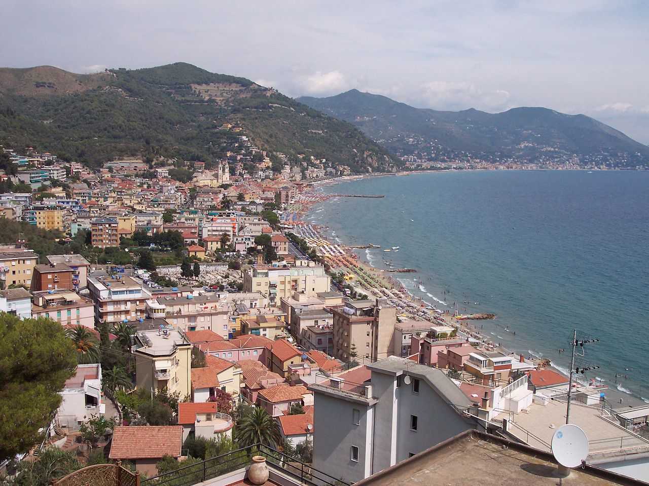 Oggi il Trofeo Laigueglia, gara con vento e asfalto bagnato 
