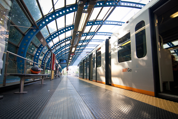 'Cedono' i binari della metropolitana, circolazione in tilt tra Dinegro e Brin