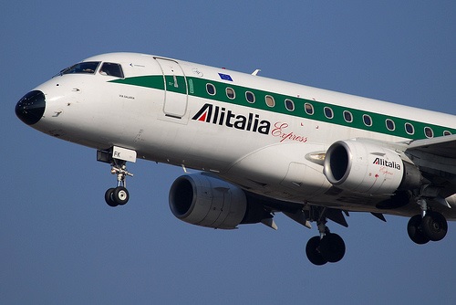 Aerei, al via giornata di sciopero nei cieli italiani: cancellati il 60% dei voli Alitalia