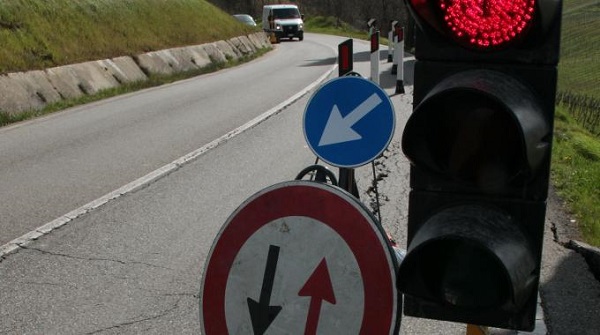 Ventimiglia, frana lungo la strada: isolata la frazione di Sealza  