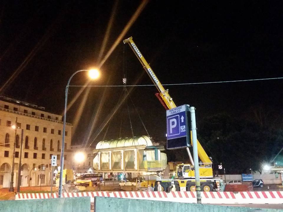 'Bruco', nella notte le quattro parti spostate in piazzale Kennedy