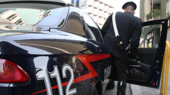 Ragazza di 25 anni uccisa da un auto pirata, è caccia all'investitore 