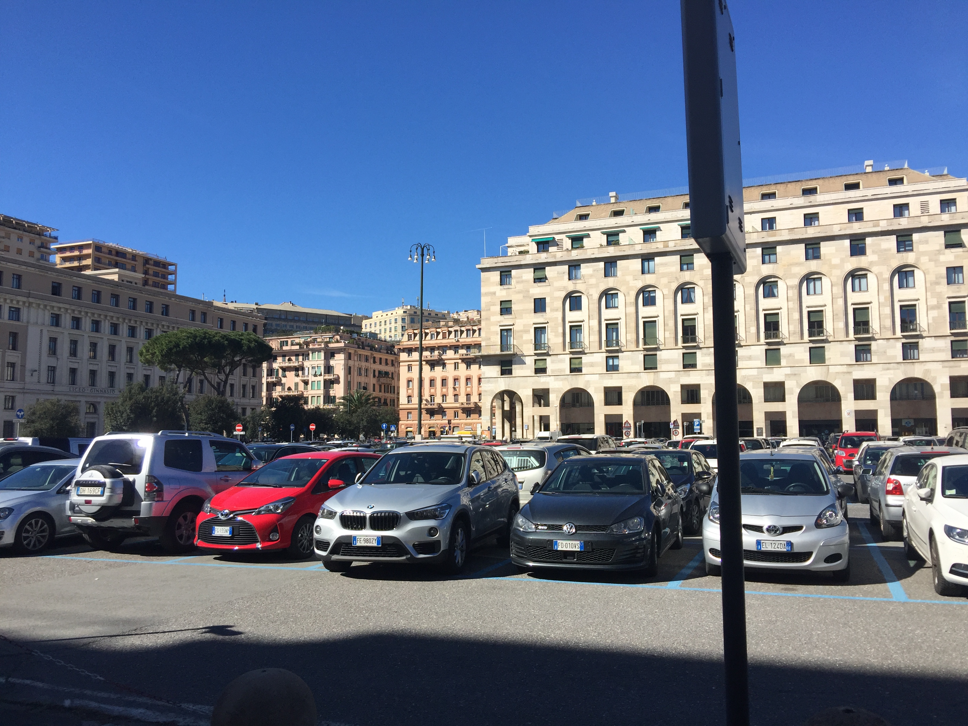 Park di piazza della Vittoria, i commercianti: 