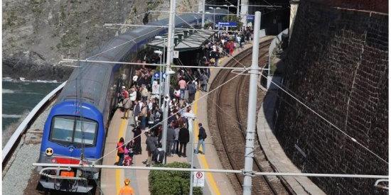 Ponte pasquale, Cinque Terre prese d'assalto. Berrino: 