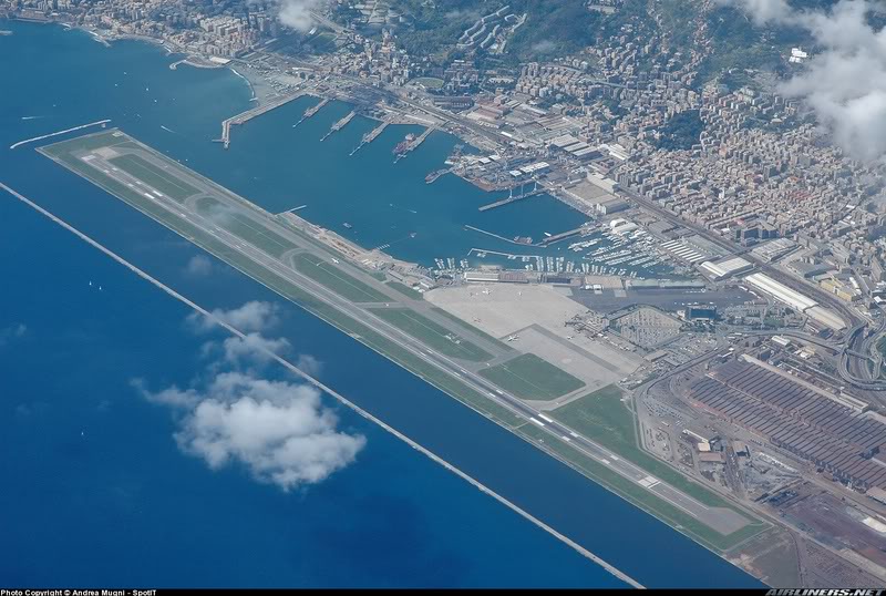 Vento forte in Liguria, raffiche a 60 km/h: disagi in aeroporto, un volo dirottato