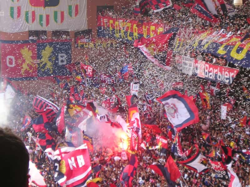 https://www.primocanale.it/materialiarchivio/immagininews/20170421141629-ultras_genoa_2.jpg