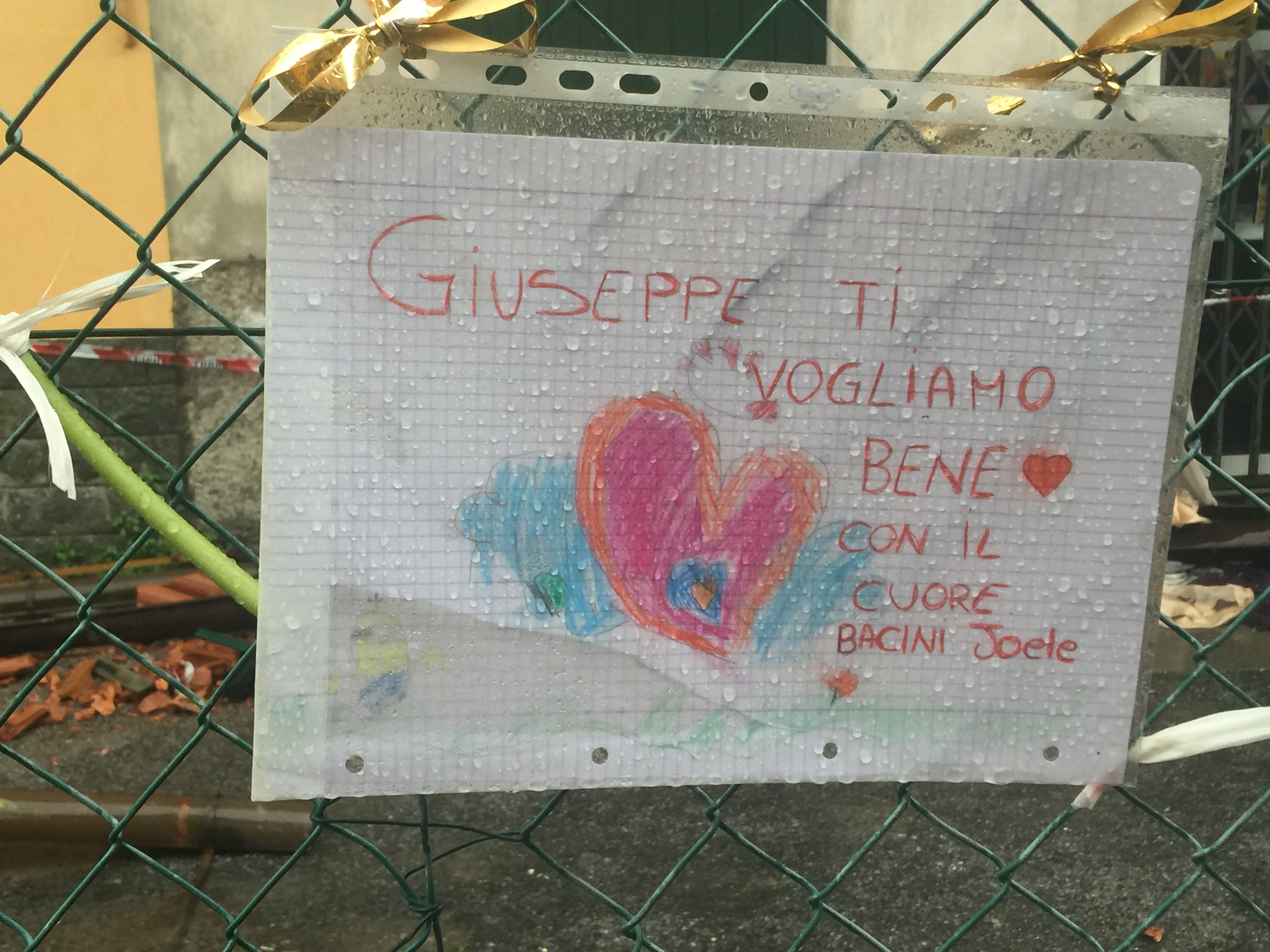 L'addio di Casella al piccolo Giuseppe: in chiesa anche i compagni di scuola