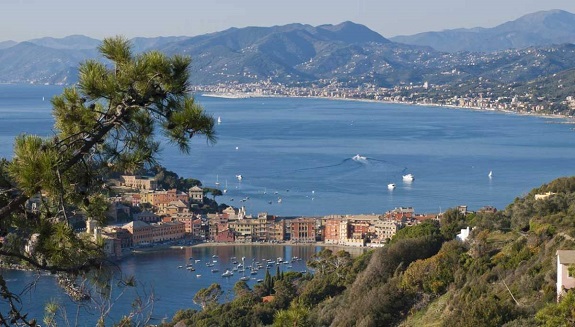 Sestri Levante, yacht inglese sperona un peschereccio