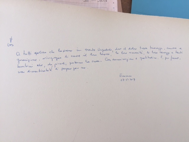 Papa Francesco scrive sul libro del Gaslini: 