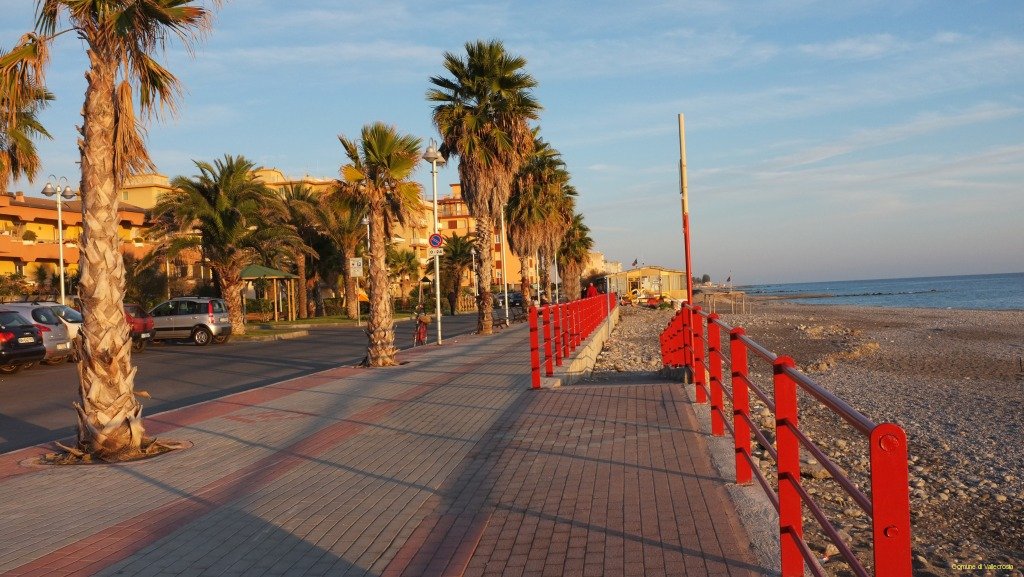 Rischia di annegare, rianimato sedicenne a Vallecrosia 