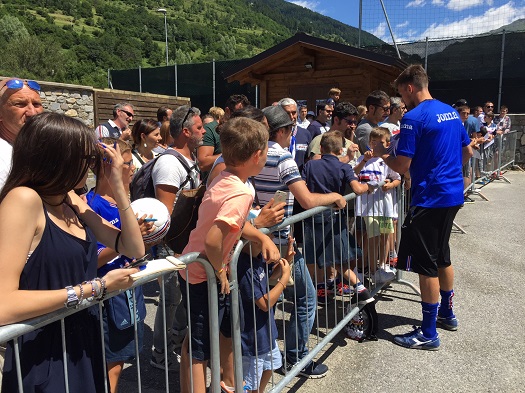 Sampdoria, a Ponte di Legno centinaia di tifosi per la 'Notte blucerchiata'