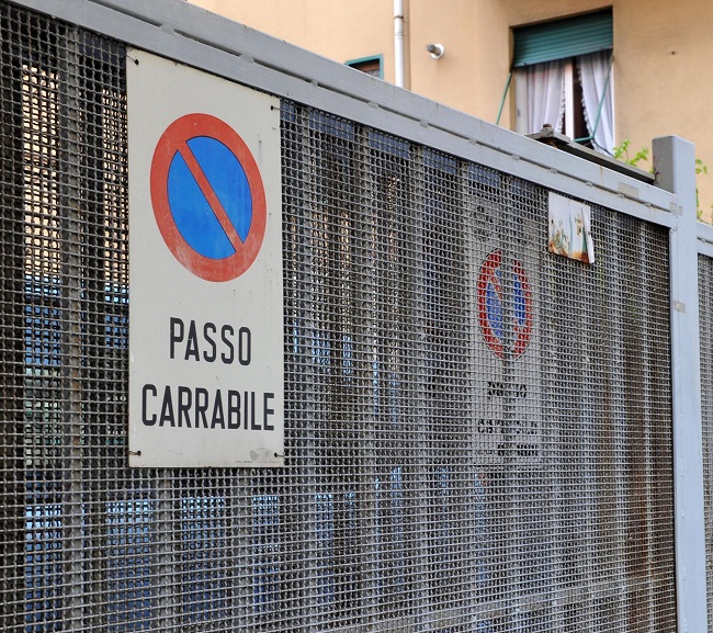Tasse: Tar, sì a doppia imposta passi carrai-Tosap