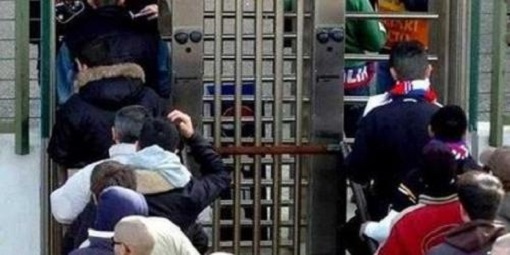Figc, la tessera del tifoso verrà progressivamente abolita e ritorneranno i tamburi allo stadio 