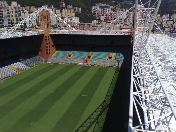 https://www.primocanale.it/materialiarchivio/immagininews/20170822134559-stadio_ferraris_genova.jpg