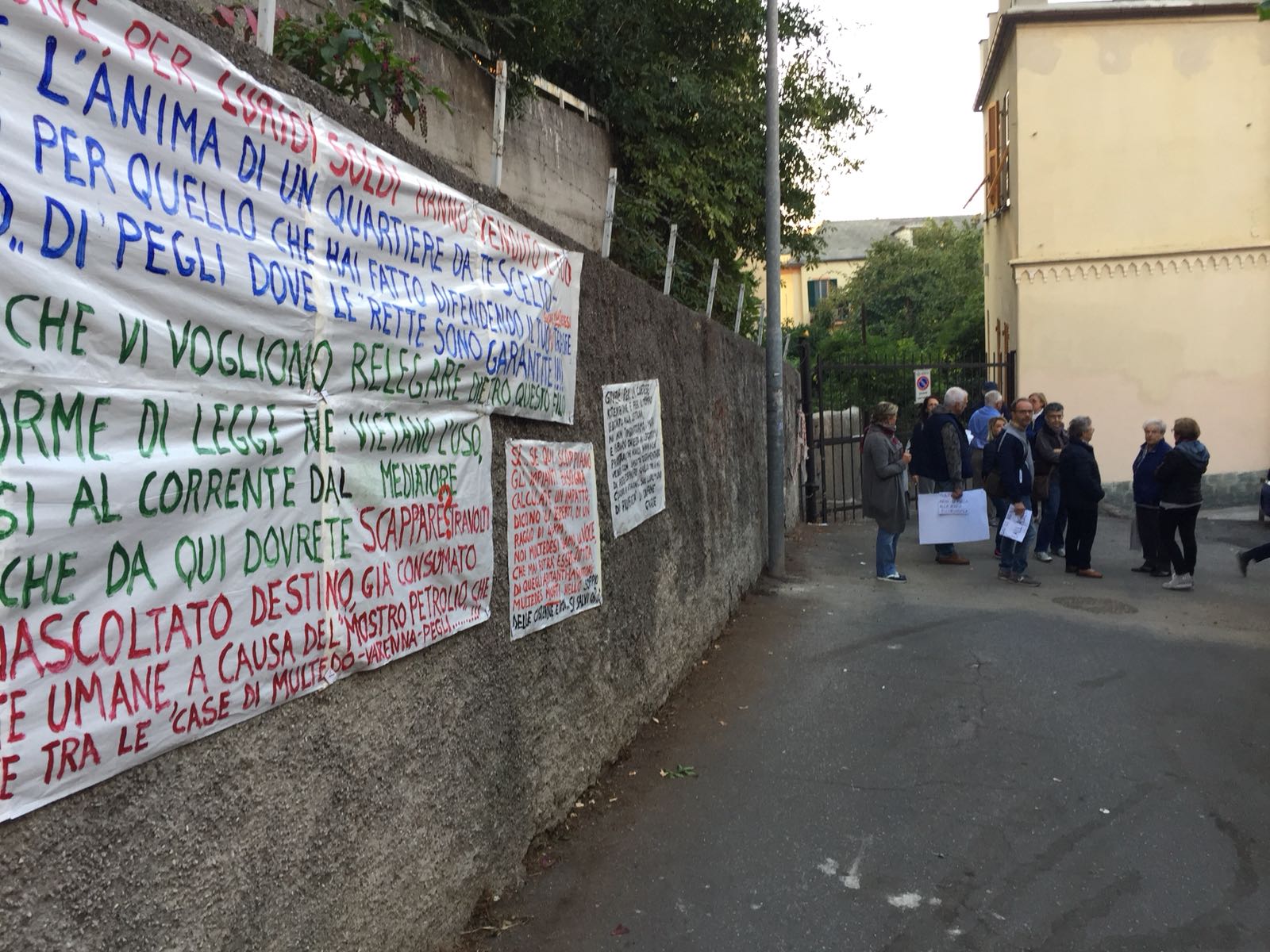 Multedo, nuovo presidio degli abitanti contro il centro di accoglienza 