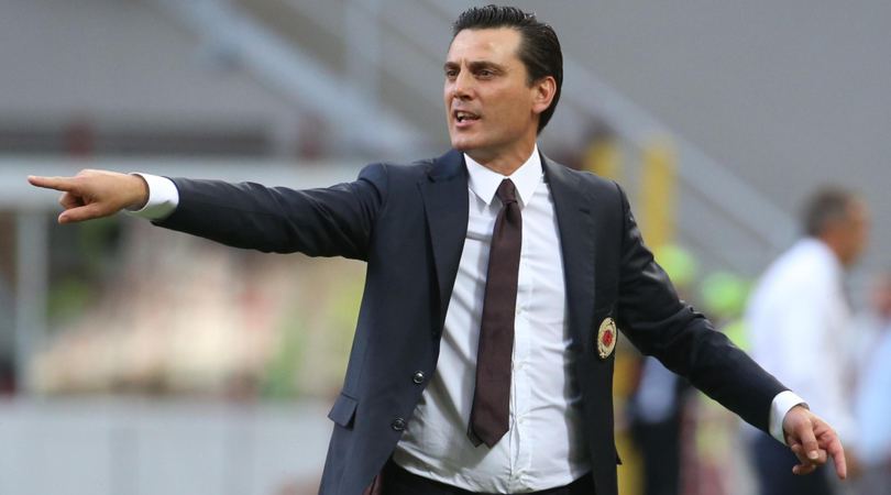 Milan, contro il Genoa i rossoneri ancora in campo con la difesa a 3 