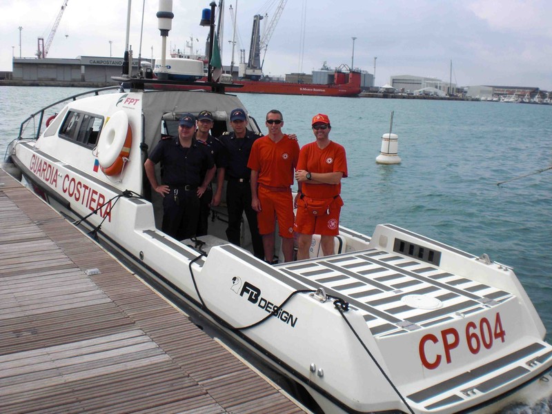 Noli: soccorso in mare, imbarcazione in avaria era finita sugli scogli