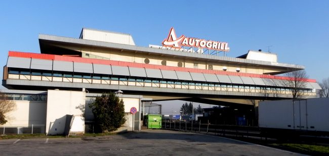 Egiziano dimentica il figlio in Autogrill: se ne accorge solo quando arriva