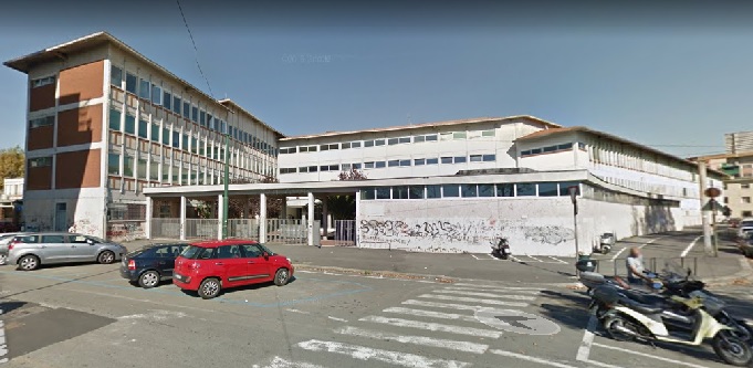 Corto circuito in una scuola, alunni evacuati dall'istituto