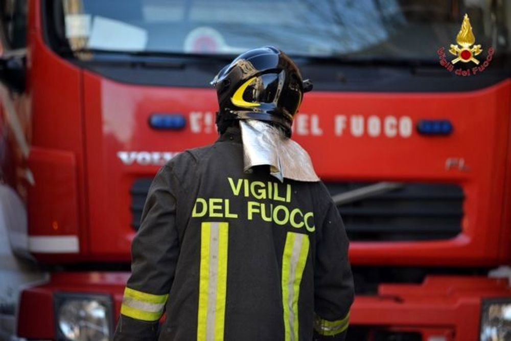 Genova, incendio appartamento in via Gramsci, intossicati due bambini di 5 e 11 anni