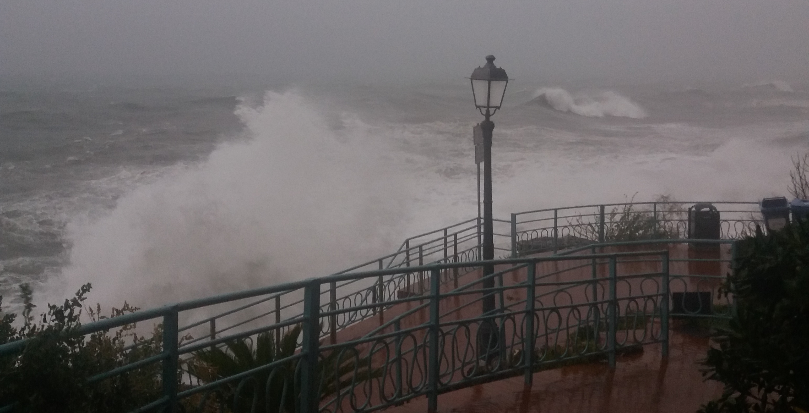 Arriva un'altra mareggiata in Liguria, Arpal: 