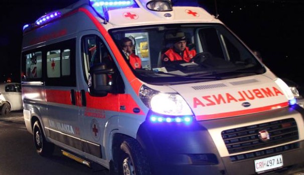 Auto cappottata nella 