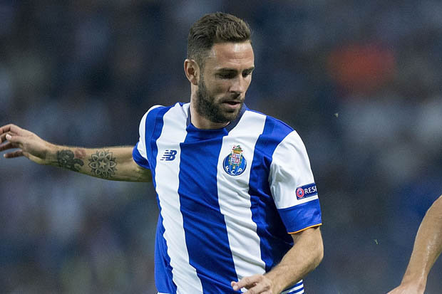 Sampdoria, sondaggio col Porto per il difensore Layun ma c'è la concorrenza della Premier League 