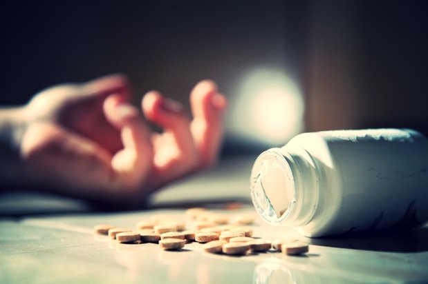 Uomo morto per overdose, il cadavere trovato in casa
