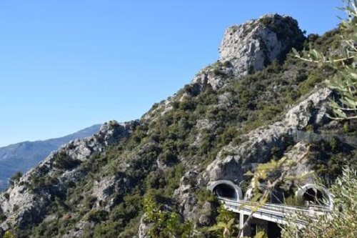 Ventimiglia, no border sulle orme dei migranti verso il Passo della Morte